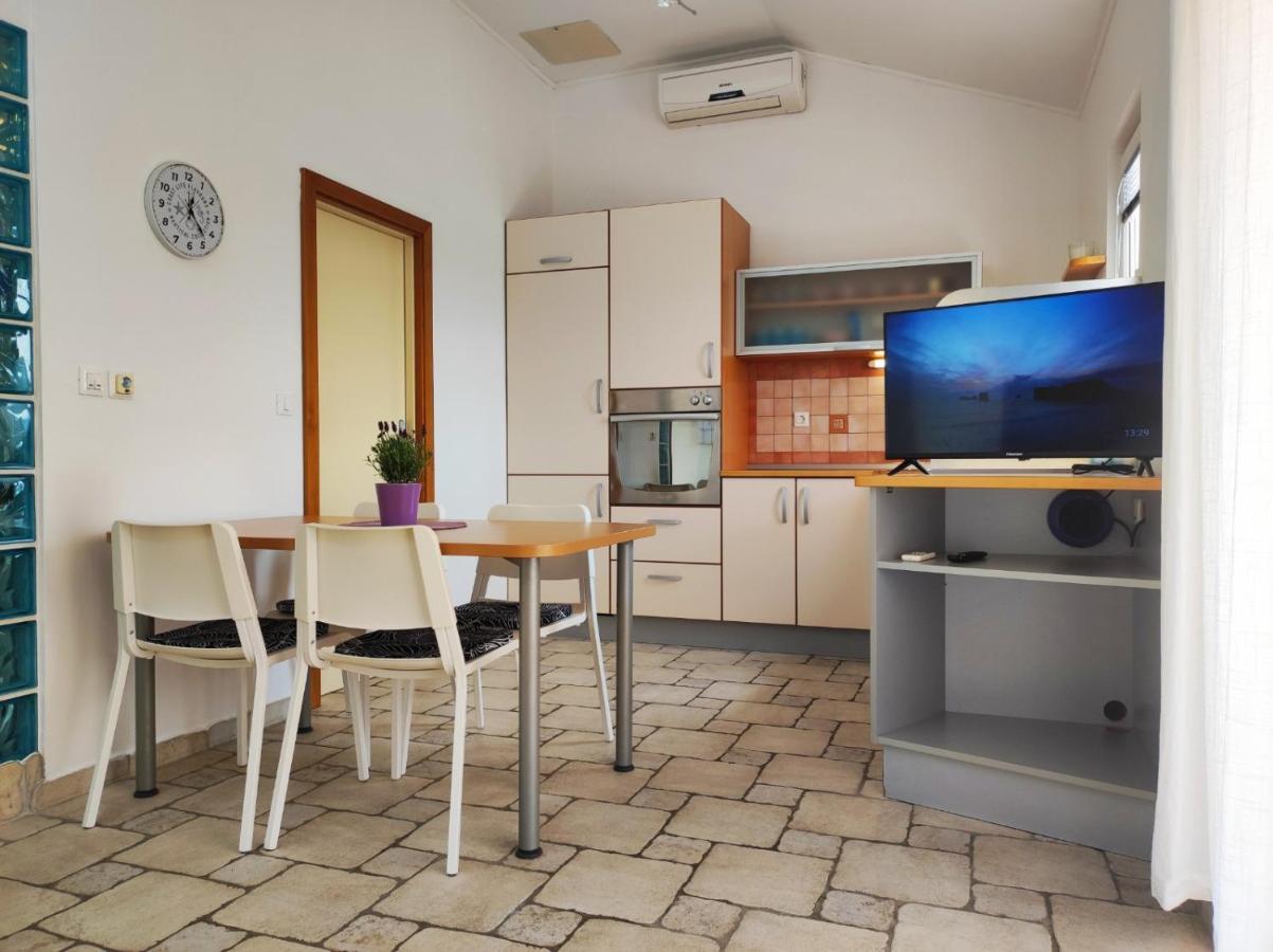 Lavanda Apartment คิร์ก ภายนอก รูปภาพ