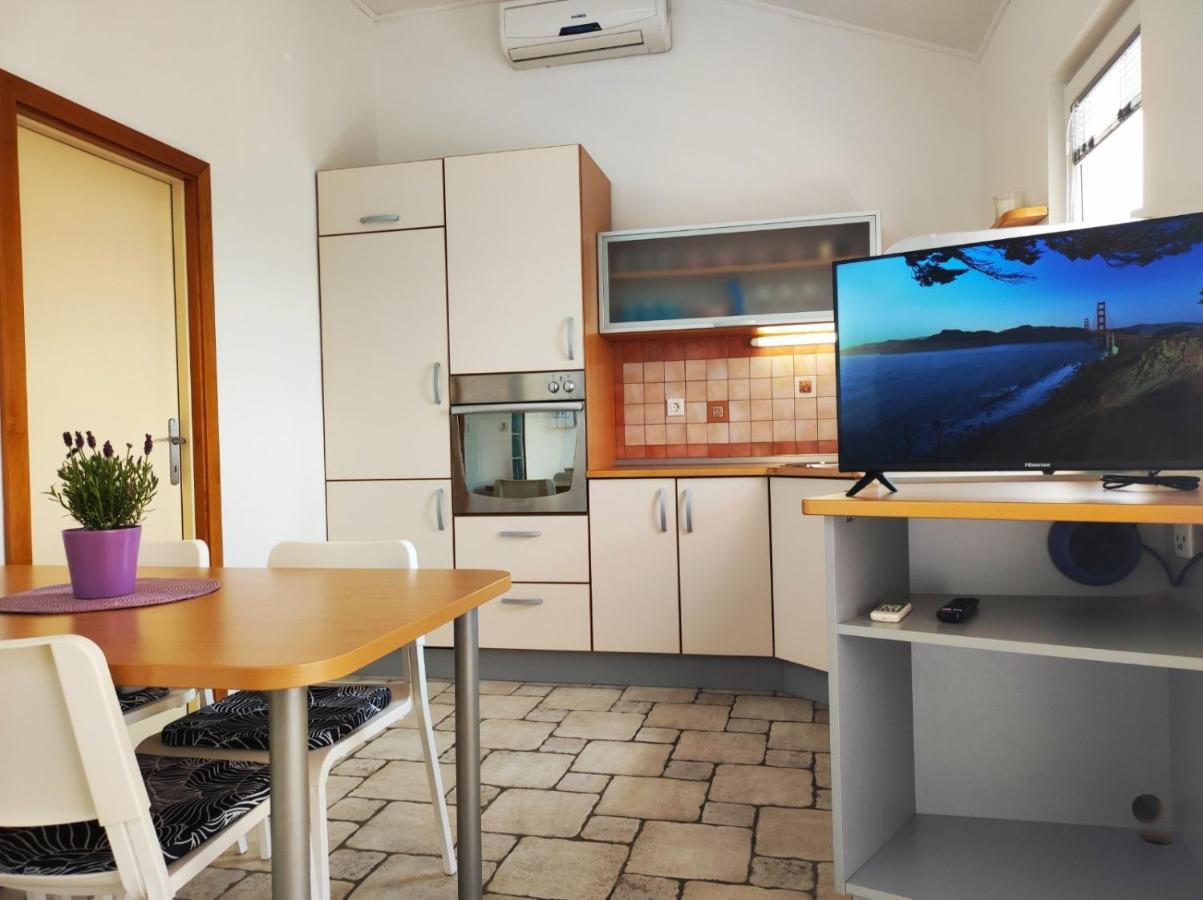 Lavanda Apartment คิร์ก ภายนอก รูปภาพ