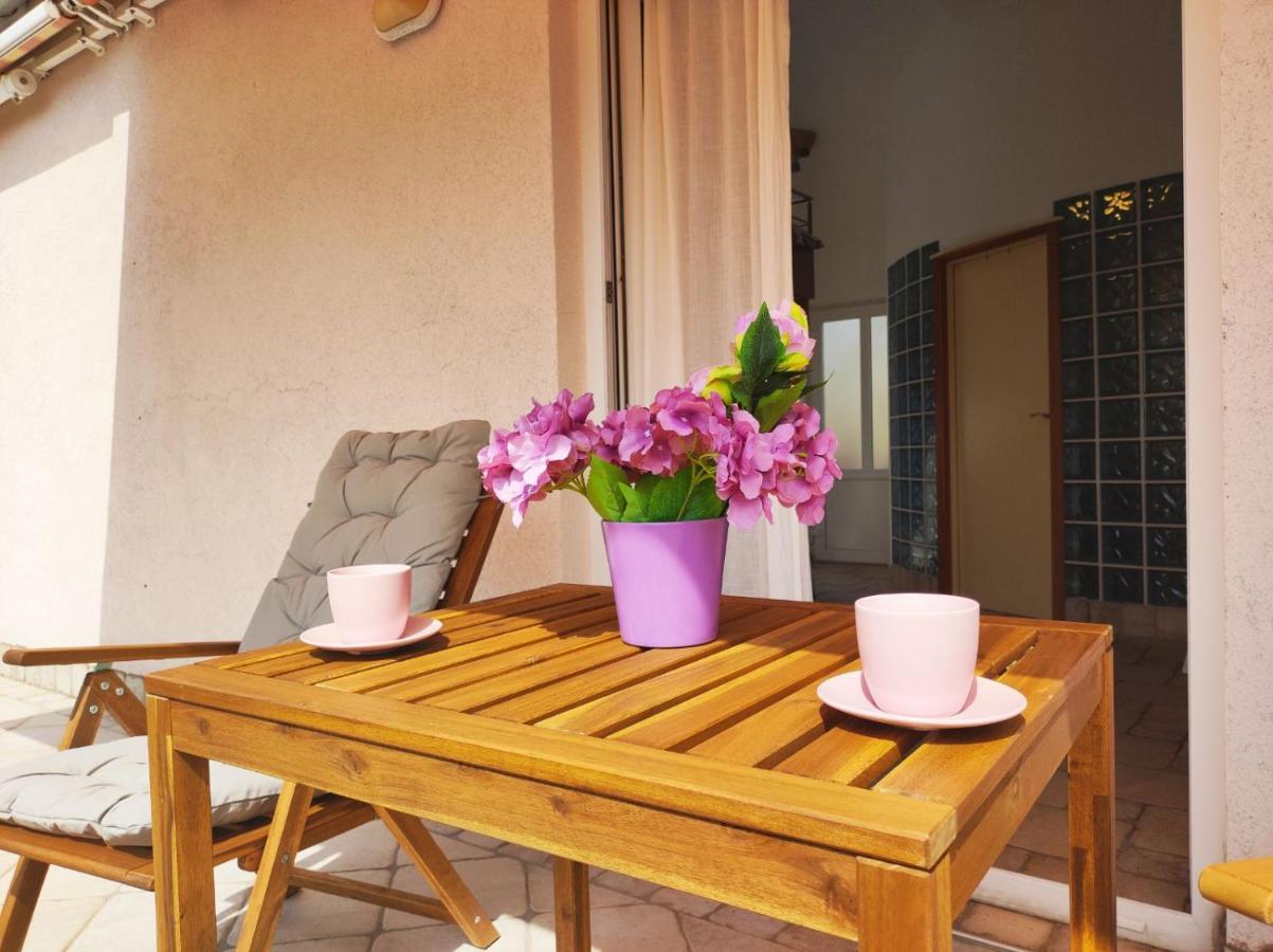 Lavanda Apartment คิร์ก ภายนอก รูปภาพ